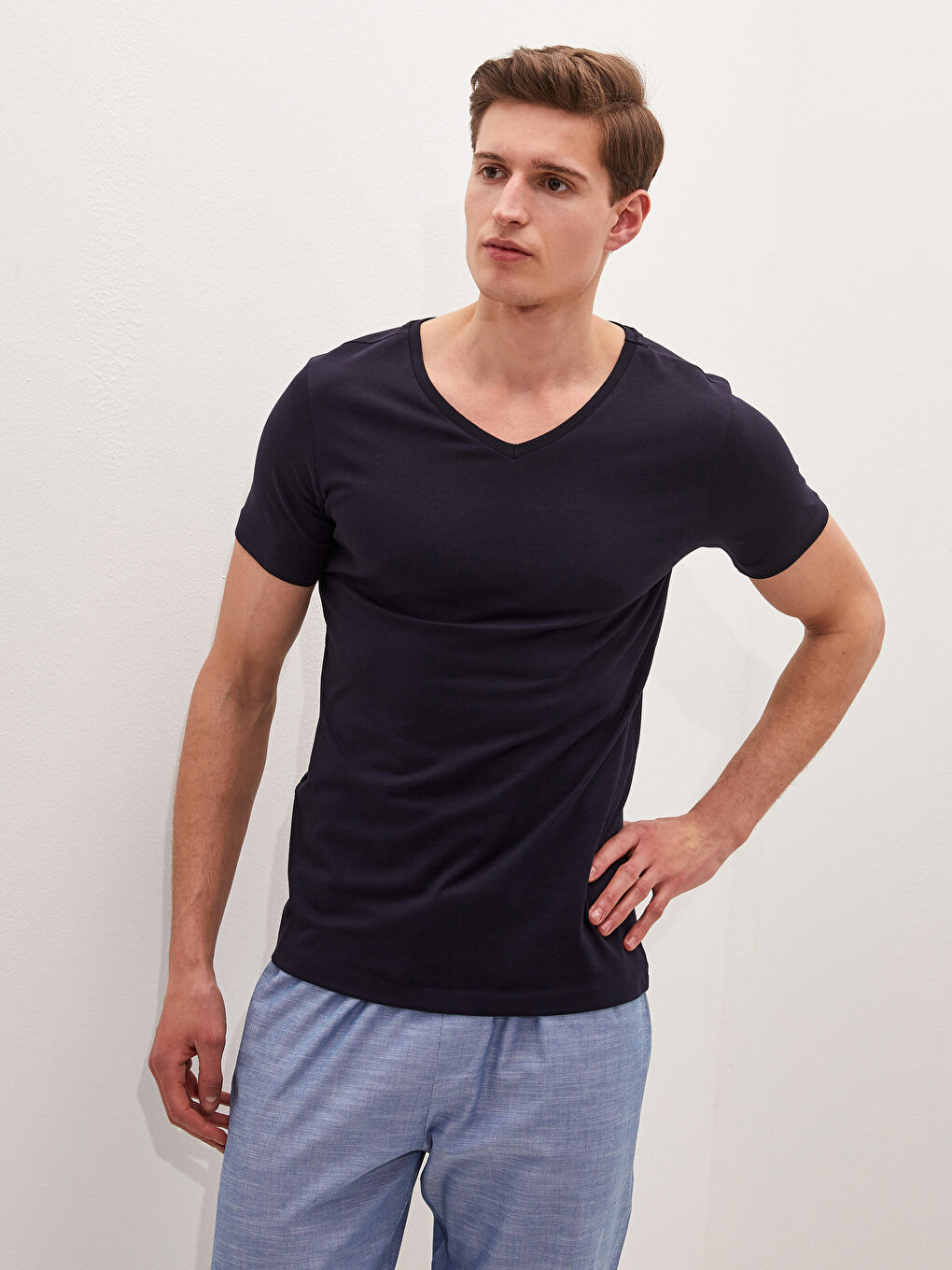 LC WAIKIKI V-Ausschnitt Kurzarm Baumwolle Unterhemd für Herren -S14596Z8-HMQ