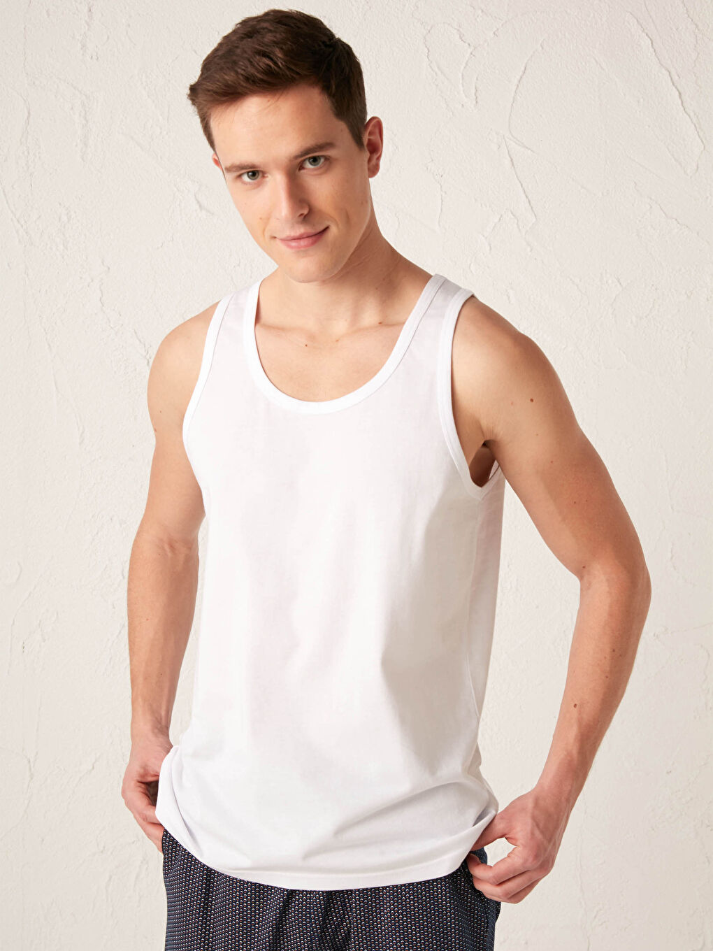 فيست رجالي قطن سادة بياقة حرف U - مجموعتين-1