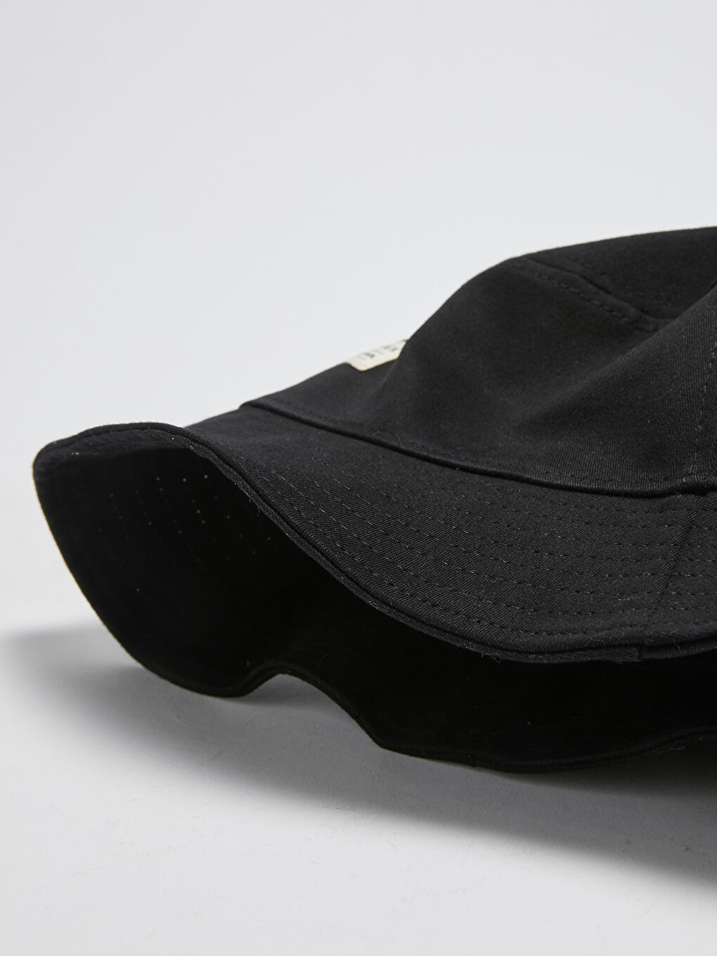 Siyah Etiket Baskılı Erkek Bucket Şapka-5