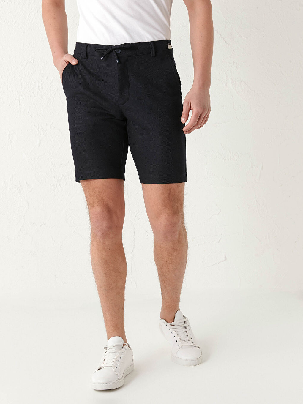 شورت رجالي بنقشة رفيع-2