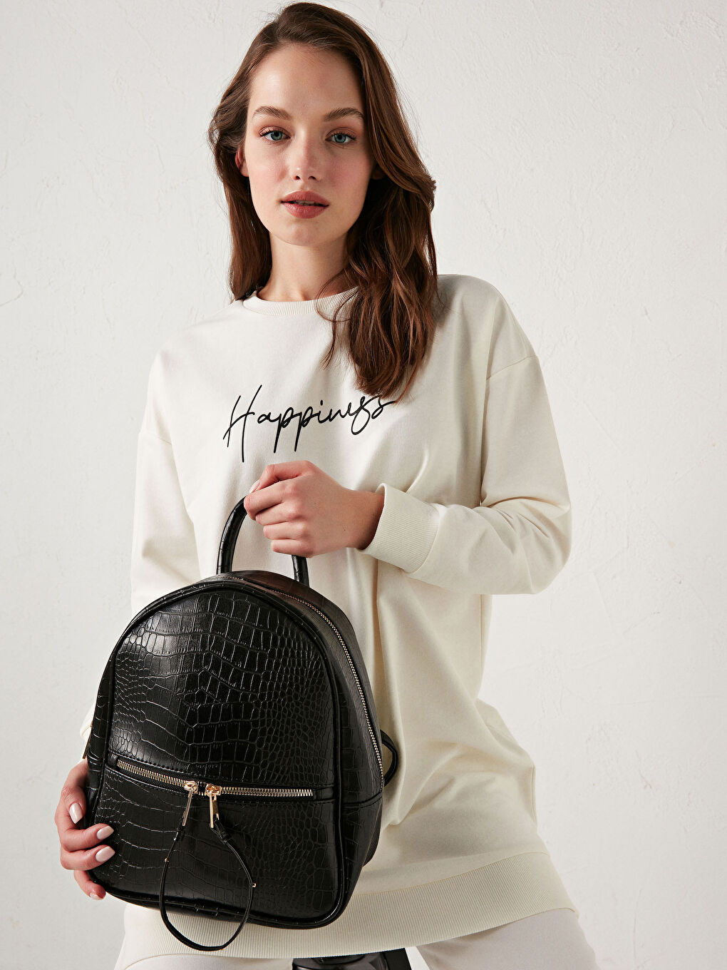 Siyah Kadın Deri Görünümlü Sırt Çantası