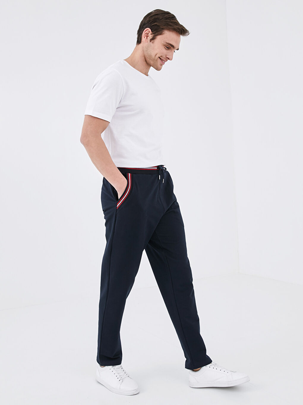 LCWAIKIKI Classic Standard Fit Men's Sweatpants -S15225Z8