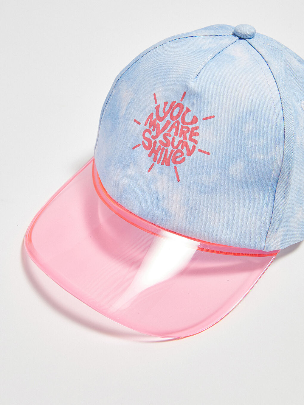 قبعة مطبوعة بشعار للبنات-1