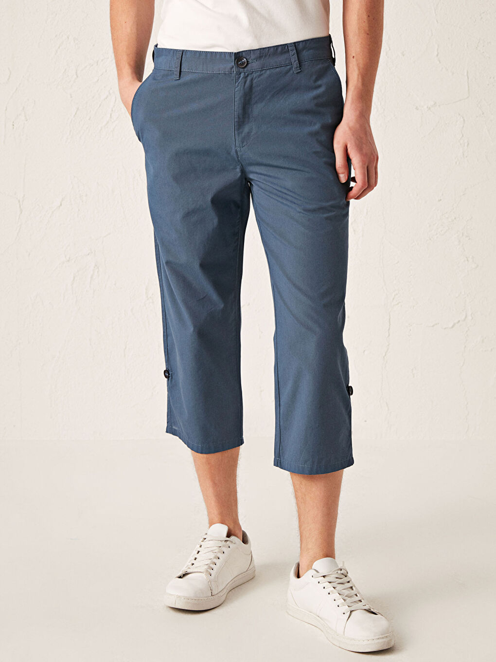 شورت برمودا بقصة عادية-3