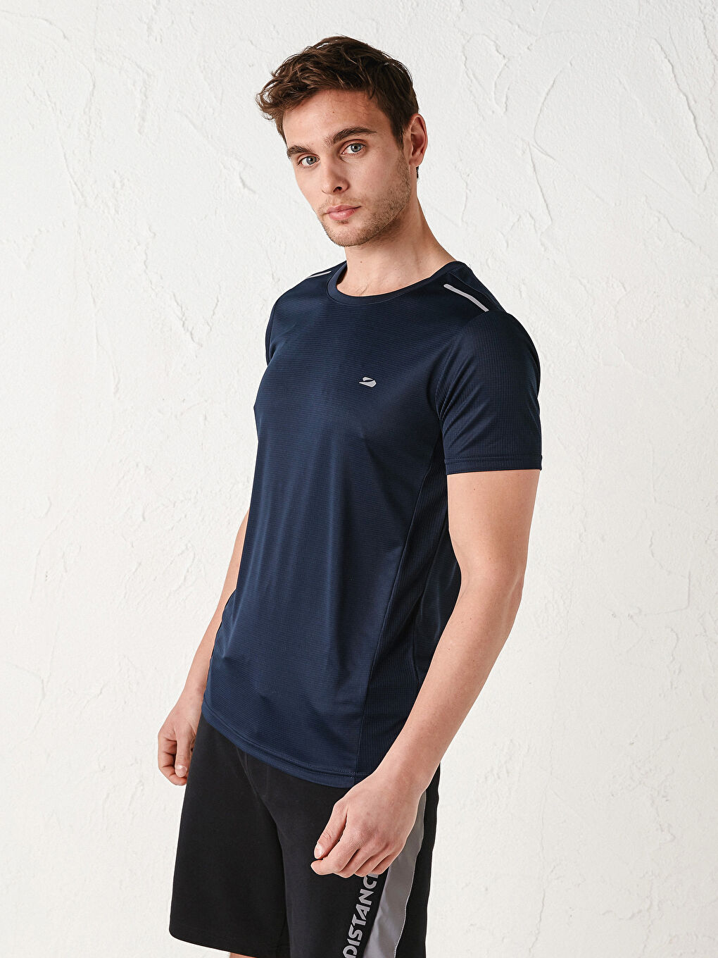 Мужская футболка для спорта с круглым вырезом и короткими рукавами-1