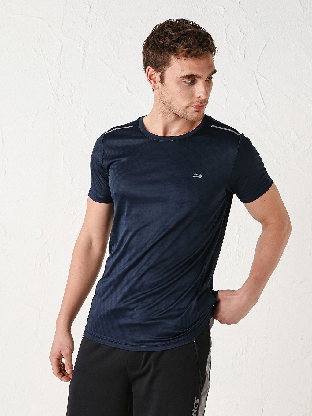 Мужская футболка для спорта с круглым вырезом и короткими рукавами-2