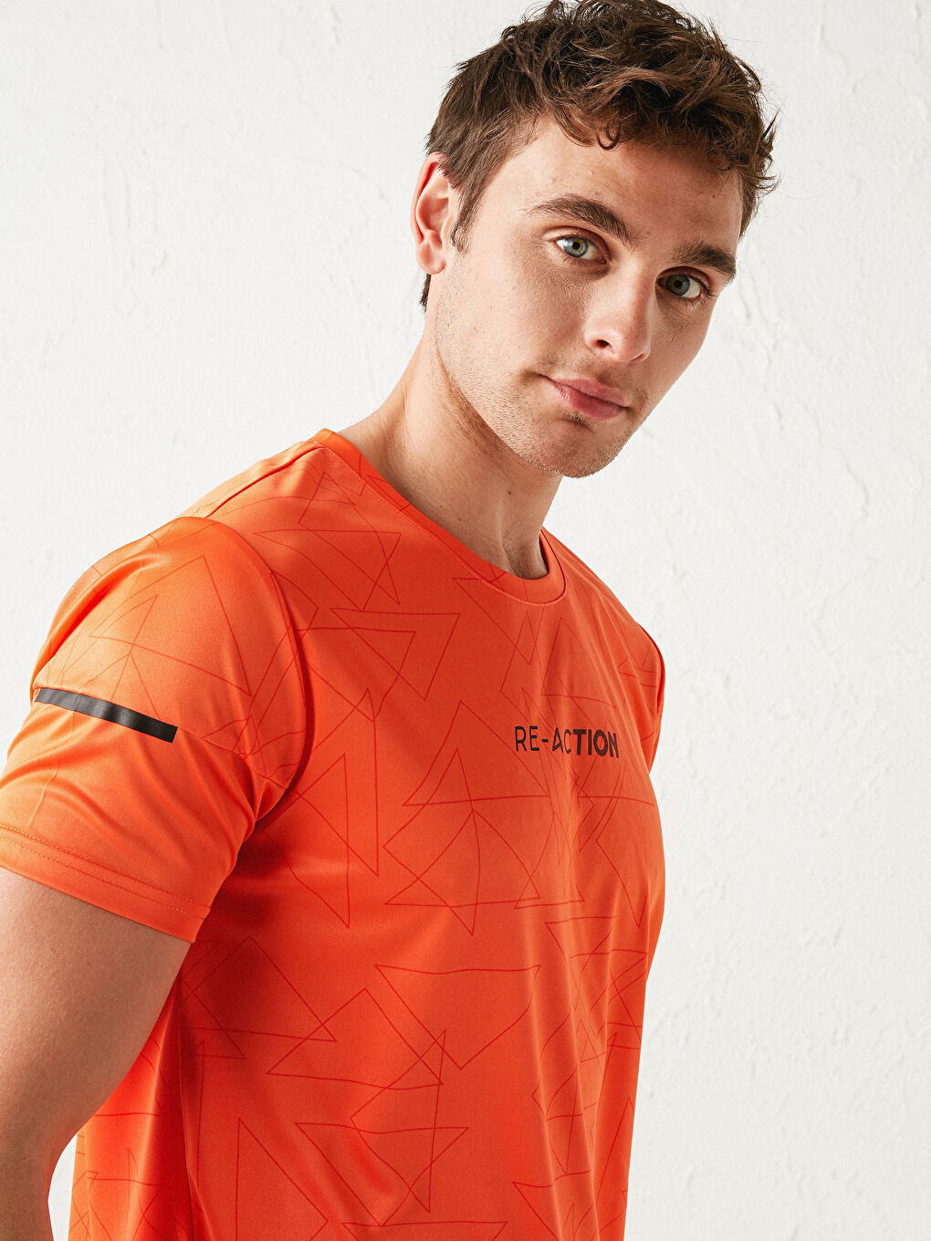 T-shirt de sport actif à manches courtes et col rond pour hommes-2