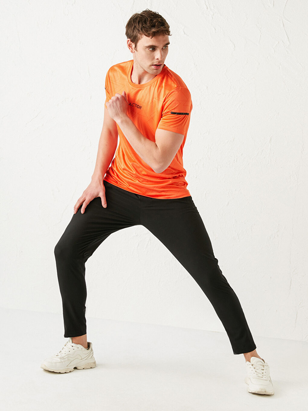 T-shirt de sport actif à manches courtes et col rond pour hommes-3