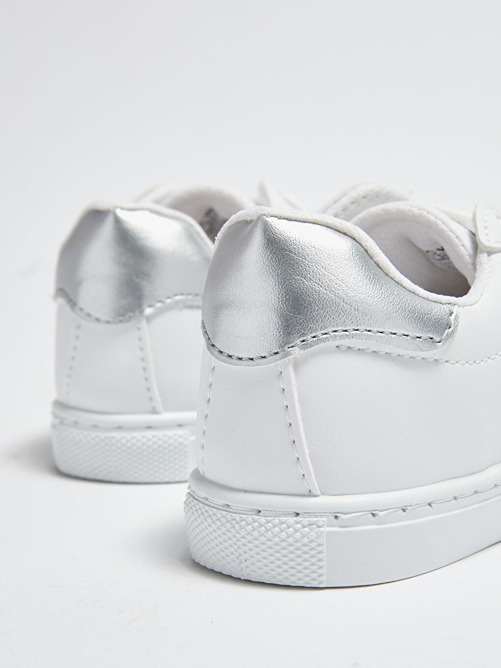 Beyaz Bağcıklı Kız Çocuk Spor Ayakkabı-4