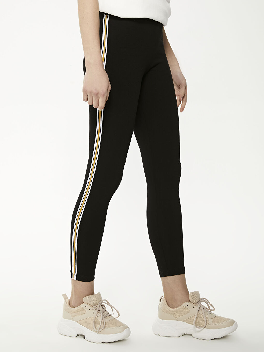 Siyah Beli Lastikli Şerit Detaylı Kadın Tayt-2