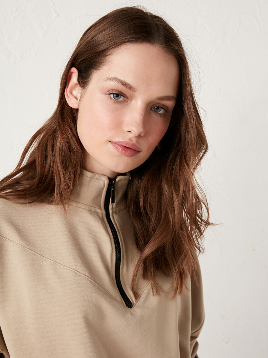 Stand-up Collar Zipper Sweatshirt-8