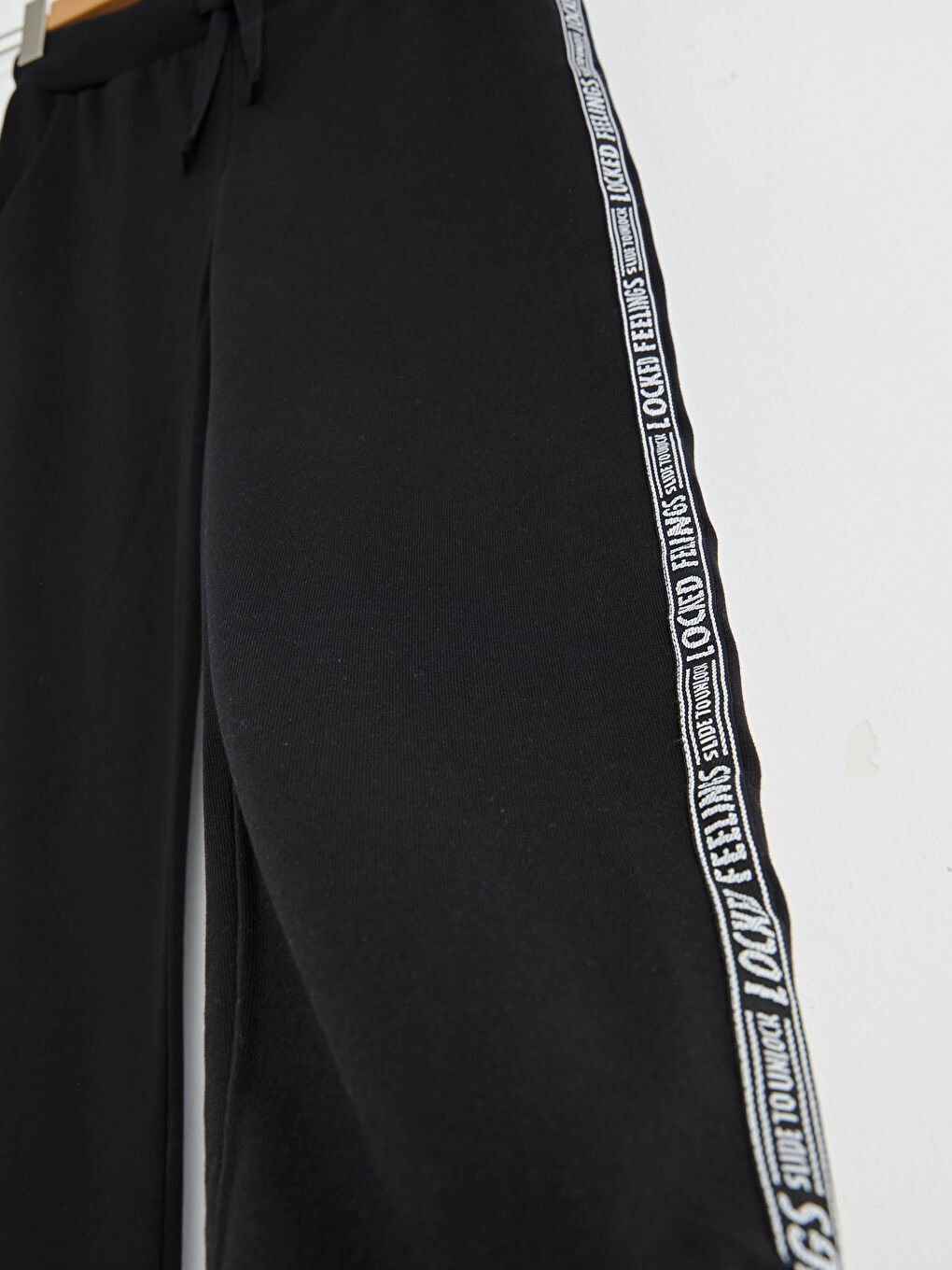Women's Tracksuit Bottom With Elastic Waist Stripe Printed Slogan -S16179Z8-CVL