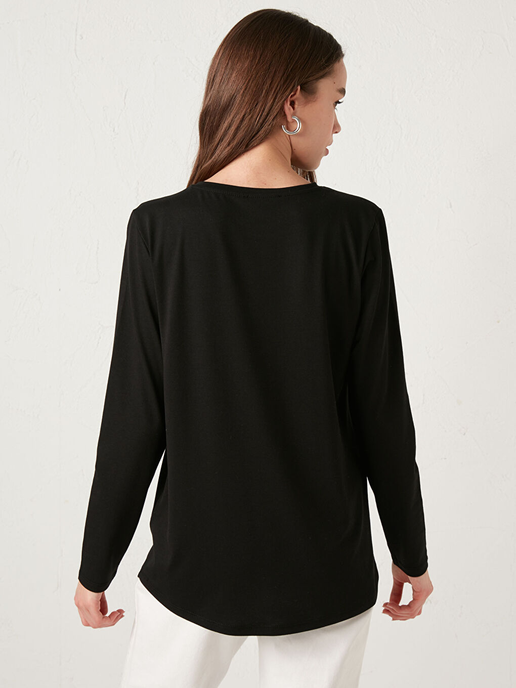 Футболка с круглым вырезом, ярким принтом букв и длинным рукавом для женщин-3