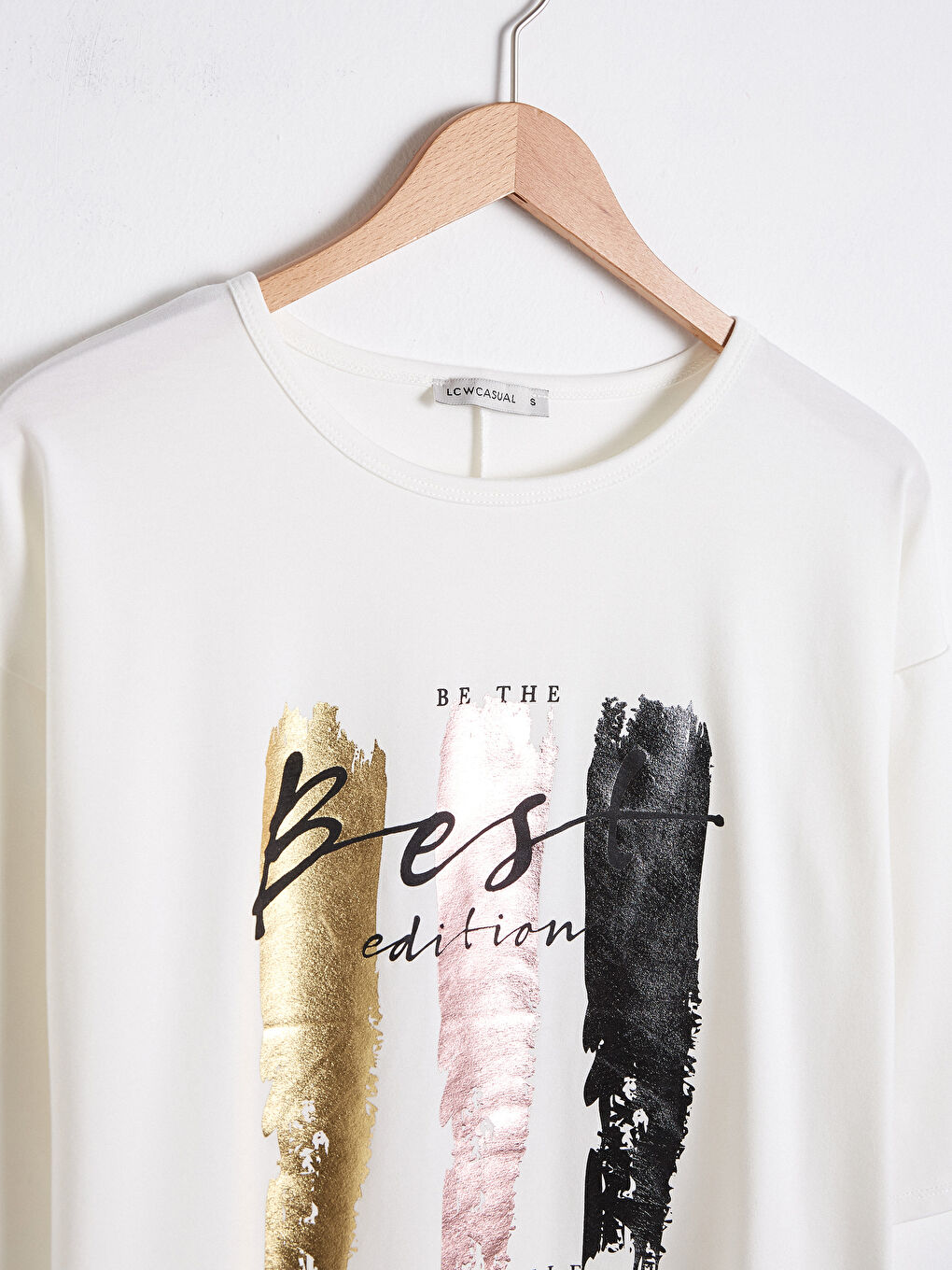 Ekru Bisiklet Yaka Baskılı Tişört-2