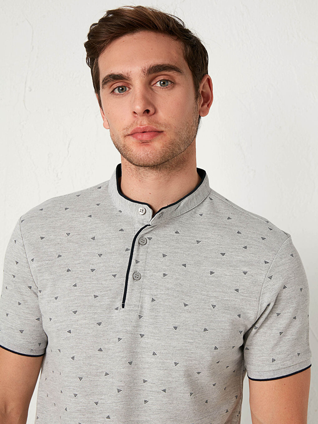 Gri Hakim Yaka Kısa Kollu Pike Tişört-2