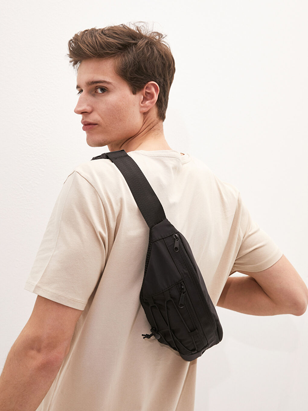 Siyah Fermuarlı İnce Erkek Bel Çantası-3