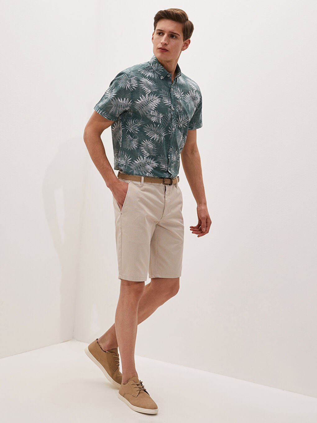 Bej Slim Fit Kemerli Erkek Şort-9