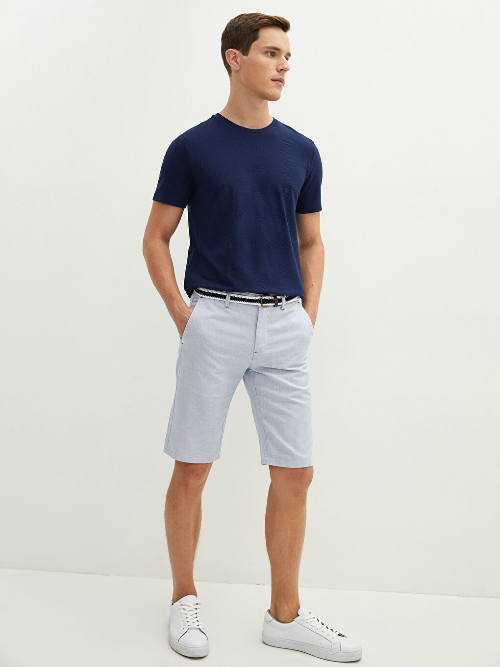 Mavi Slim Fit Kemerli Erkek Şort