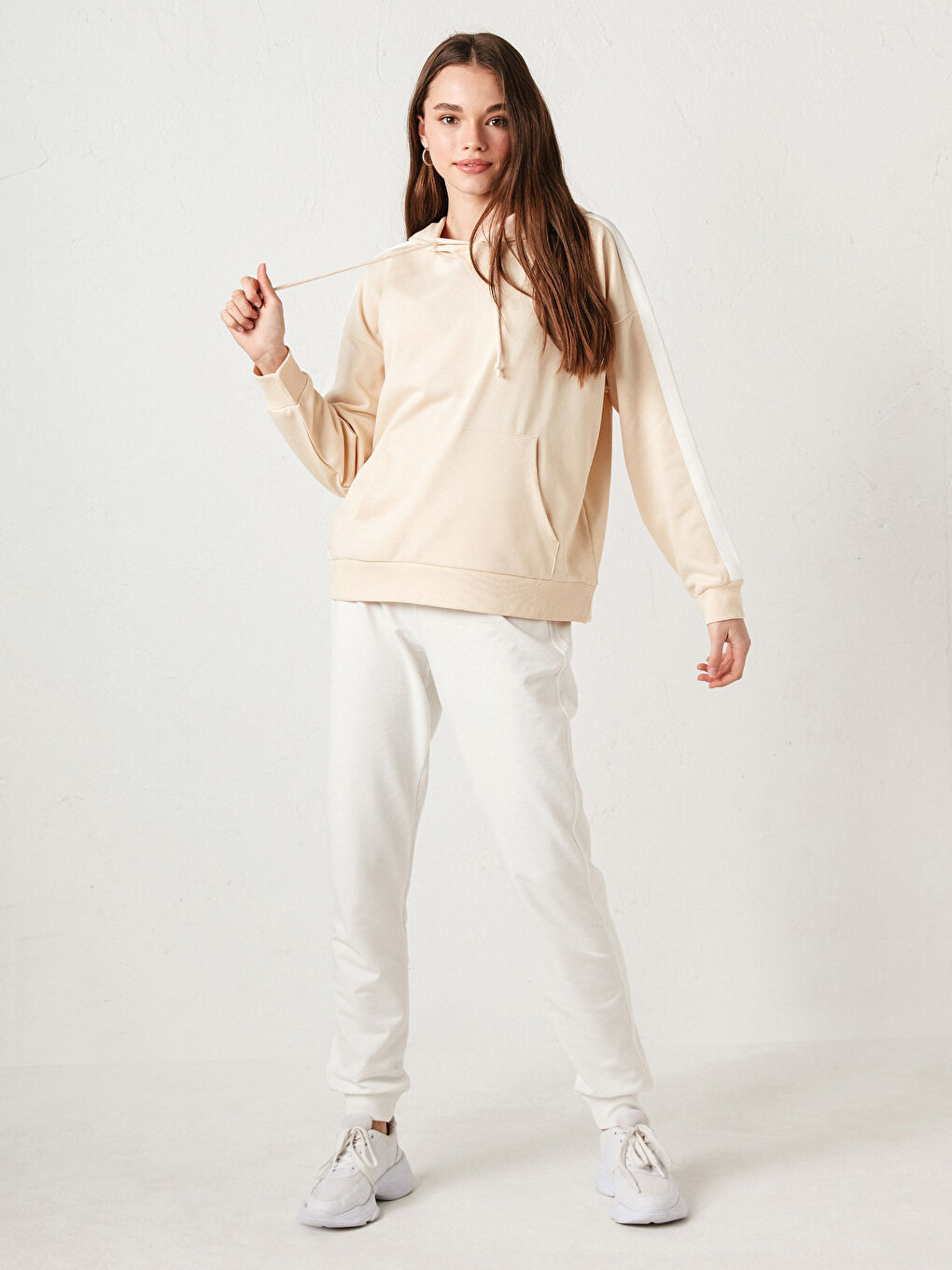 Bej Şerit Detaylı Uzun Kollu Kadın Hoodie-2