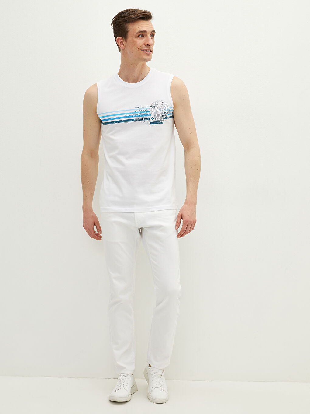 Beyaz Bisiklet Yaka Baskılı Erkek Kolsuz Tişört-2