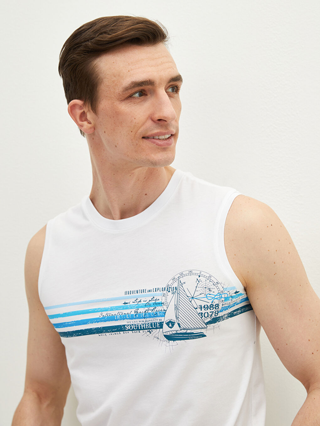 Beyaz Bisiklet Yaka Baskılı Erkek Kolsuz Tişört-3