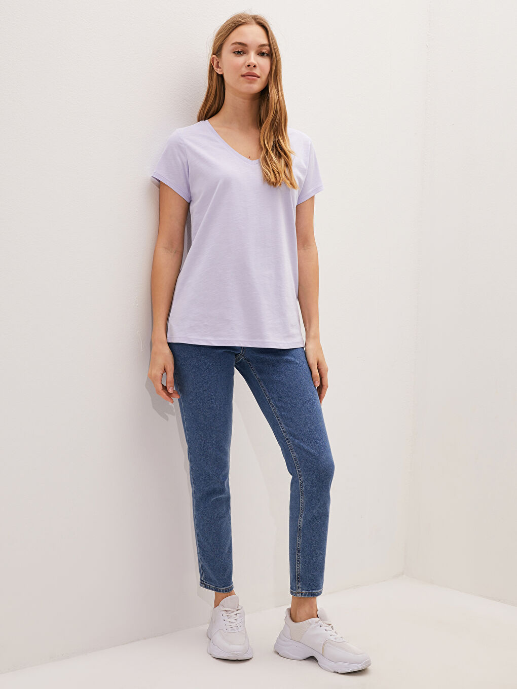 Lila V Yaka Düz Kısa Kollu Pamuklu Kadın  Tişört-3