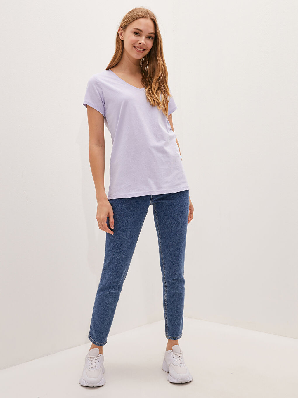 Lila V Yaka Düz Kısa Kollu Pamuklu Kadın  Tişört-4