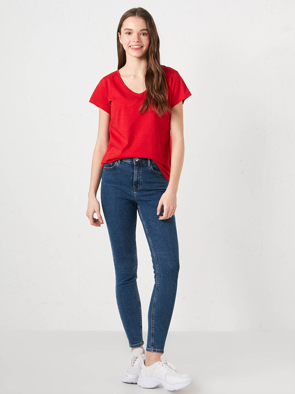 Kırmızı Pamuklu V Yaka Düz Tişört-3