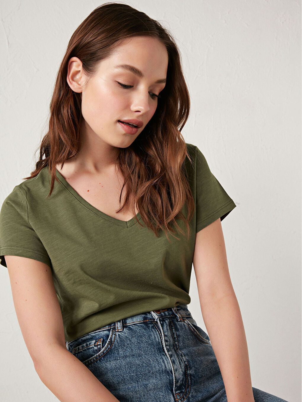 Haki Pamuklu V Yaka Düz Tişört-7