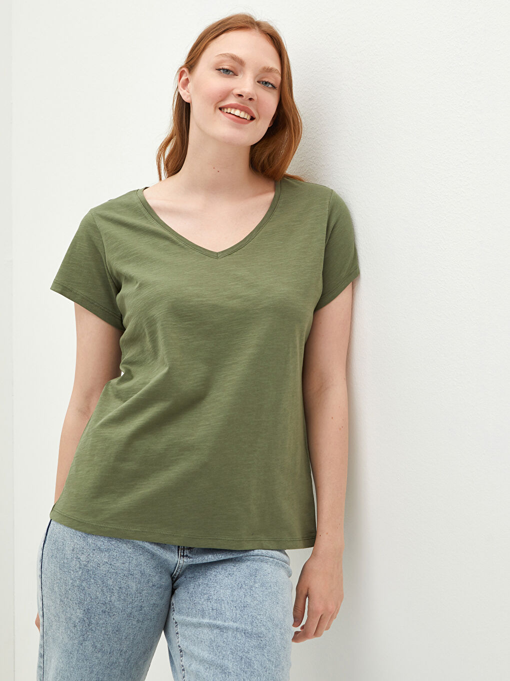 Haki Pamuklu V Yaka Düz Tişört
