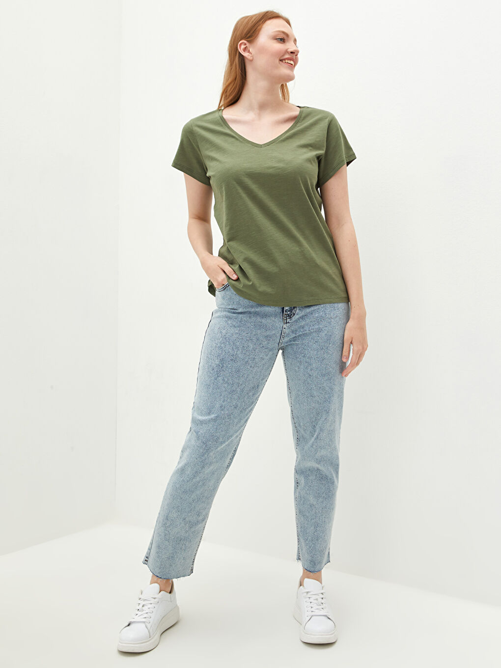 Haki Pamuklu V Yaka Düz Tişört-2