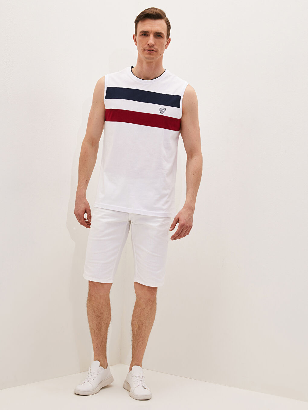 Beyaz Bisiklet Yaka Renk Bloklu Pamuklu Erkek Kolsuz Tişört-4