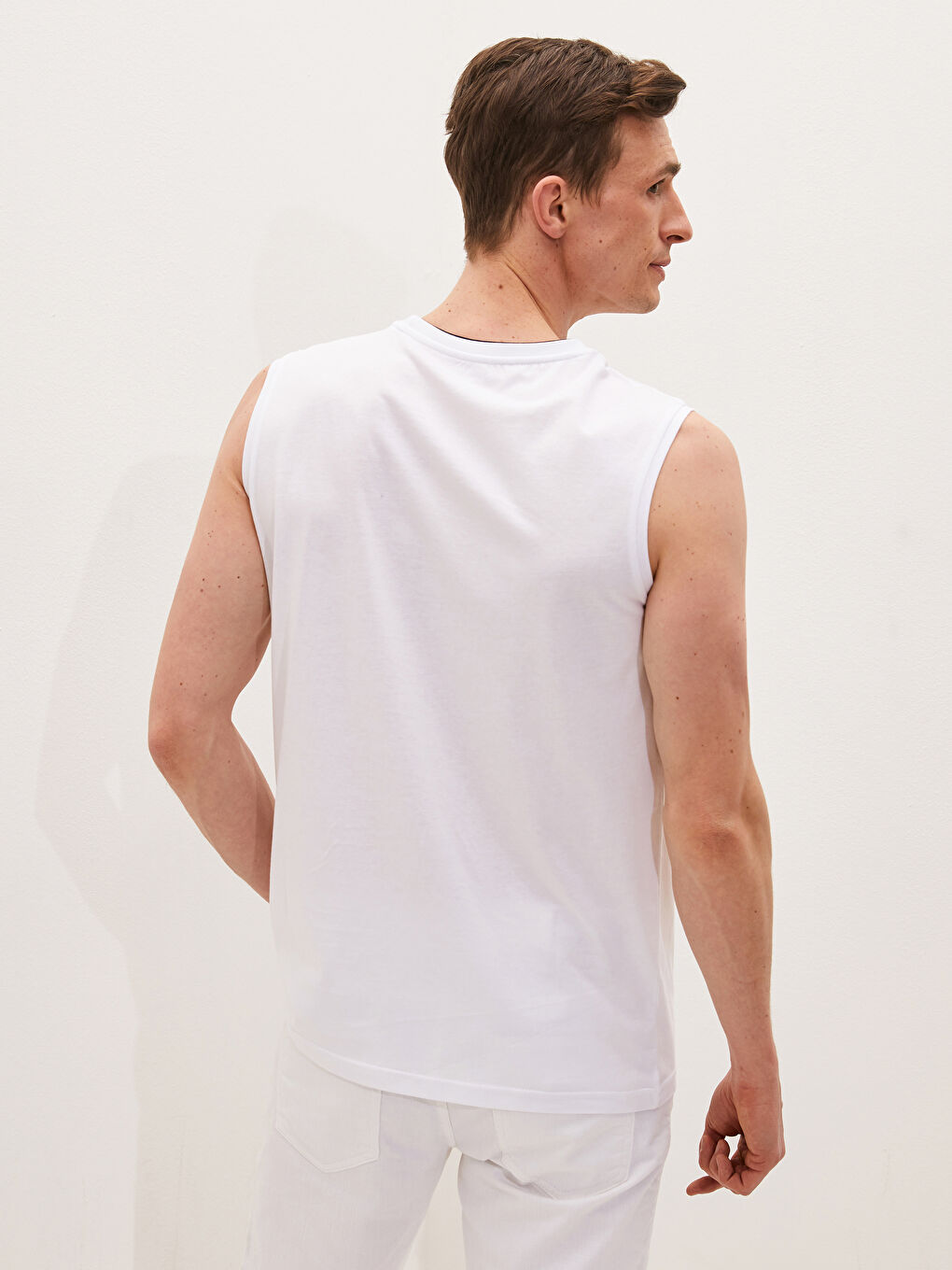 Beyaz Bisiklet Yaka Renk Bloklu Pamuklu Erkek Kolsuz Tişört-6