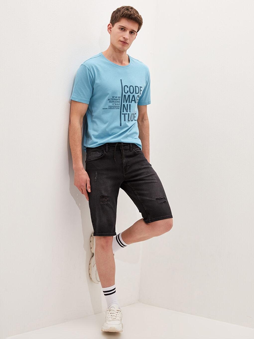 Siyah Standart Kalıp Erkek Jean Şort-1