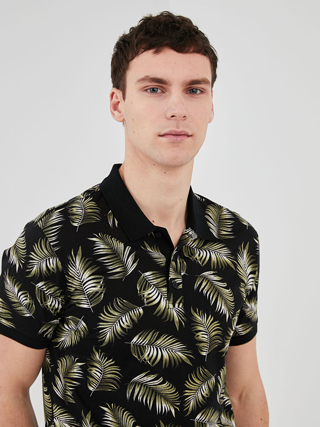 Gri Polo Yaka Kısa Kollu Desenli Penye Erkek Tişört-1