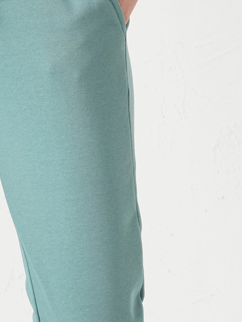 Спортивные штаны-джоггеры с эластичной талией-4