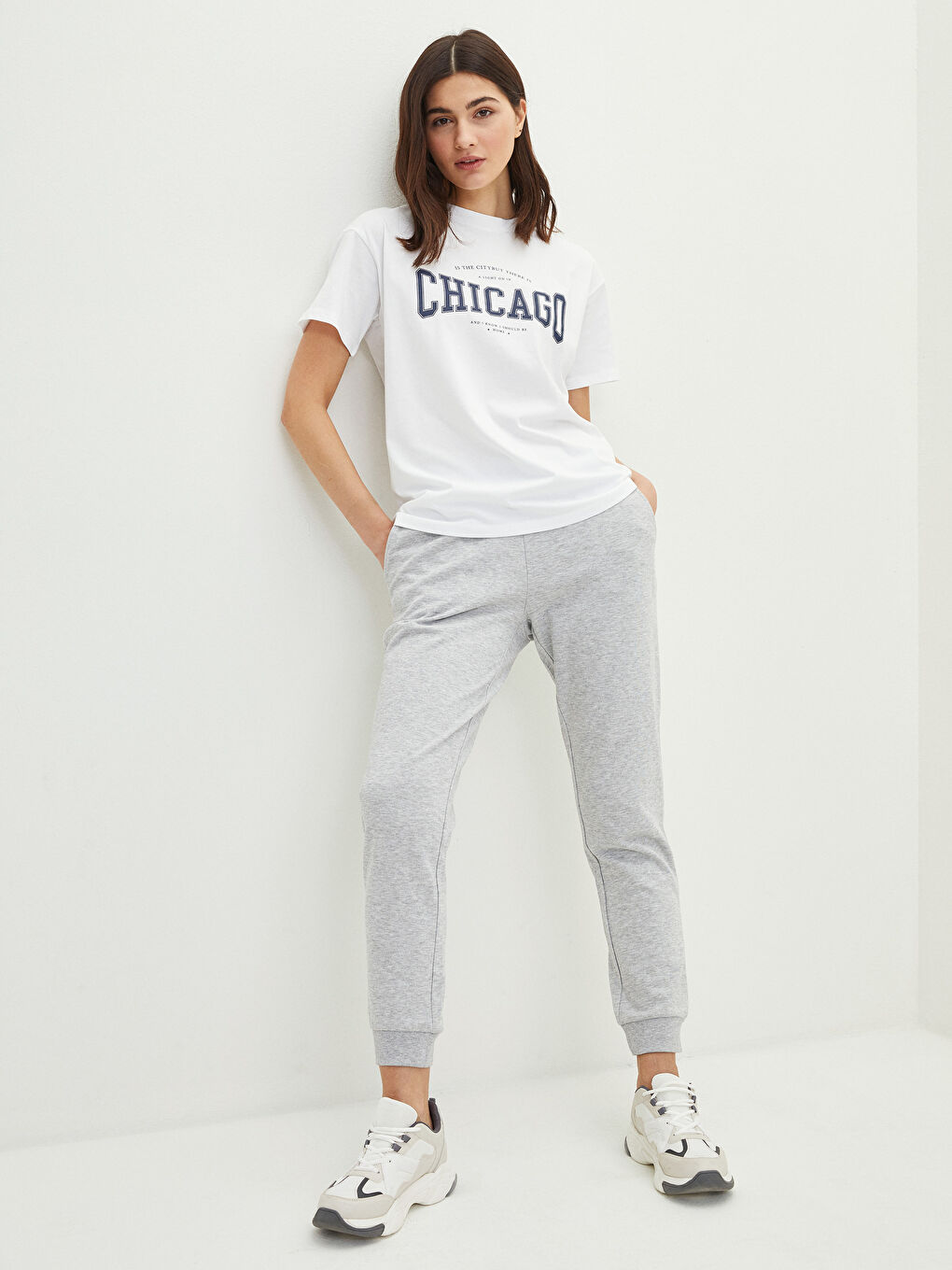 Спортивные штаны-джоггеры с эластичной талией