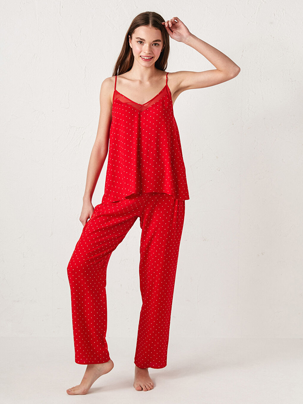 Kırmızı V Yaka İp Askılı Puantiye Desenli Viskon Kadın Pijama Üst-5