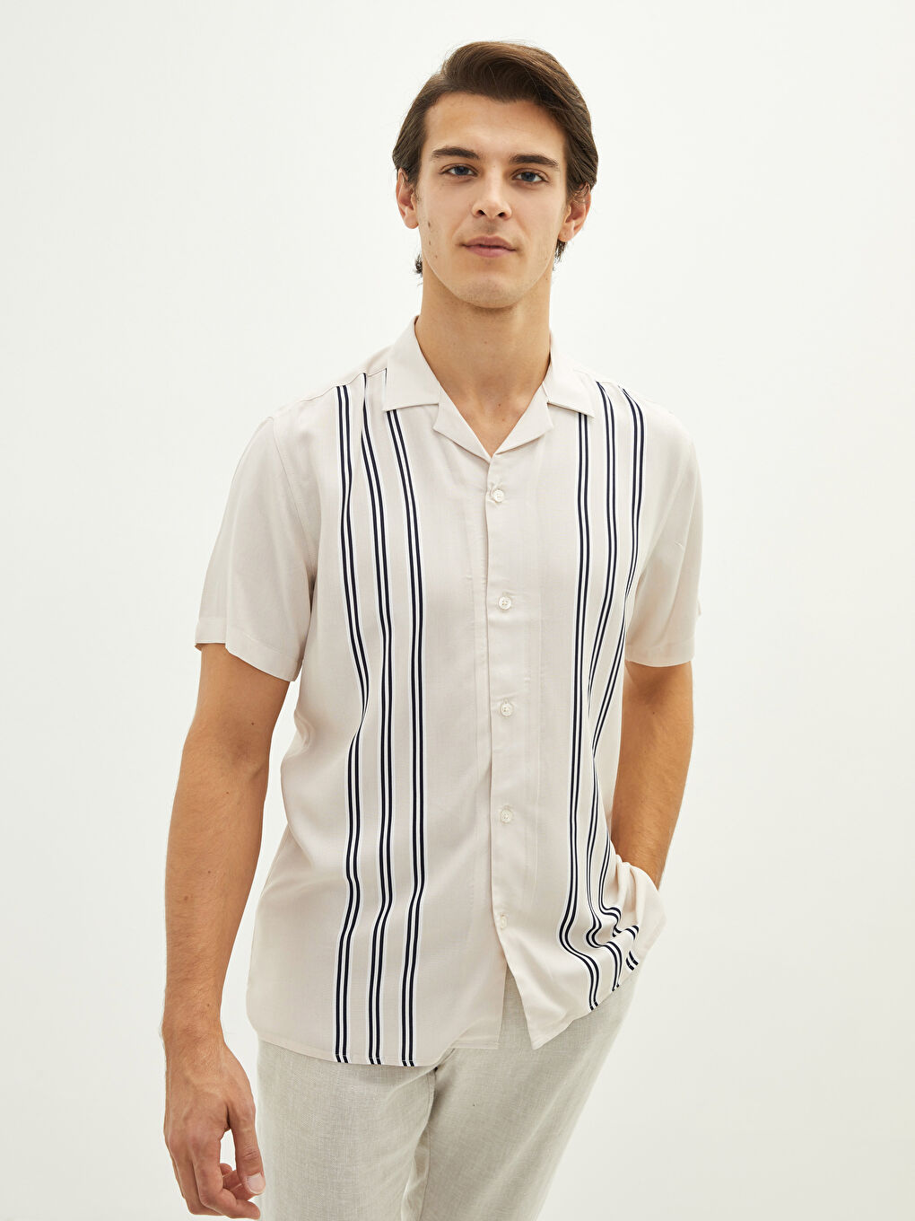 Bej Slim Fit Kısa Kollu Resort Yaka Gömlek-1