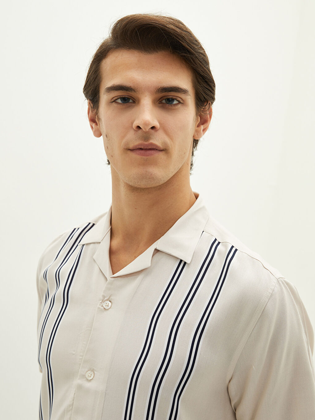 Bej Slim Fit Kısa Kollu Resort Yaka Gömlek-3