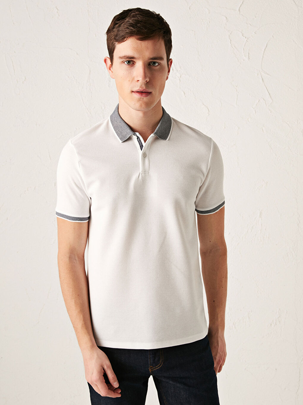 Beyaz Polo Yaka Kısa Kollu Erkek Tişört