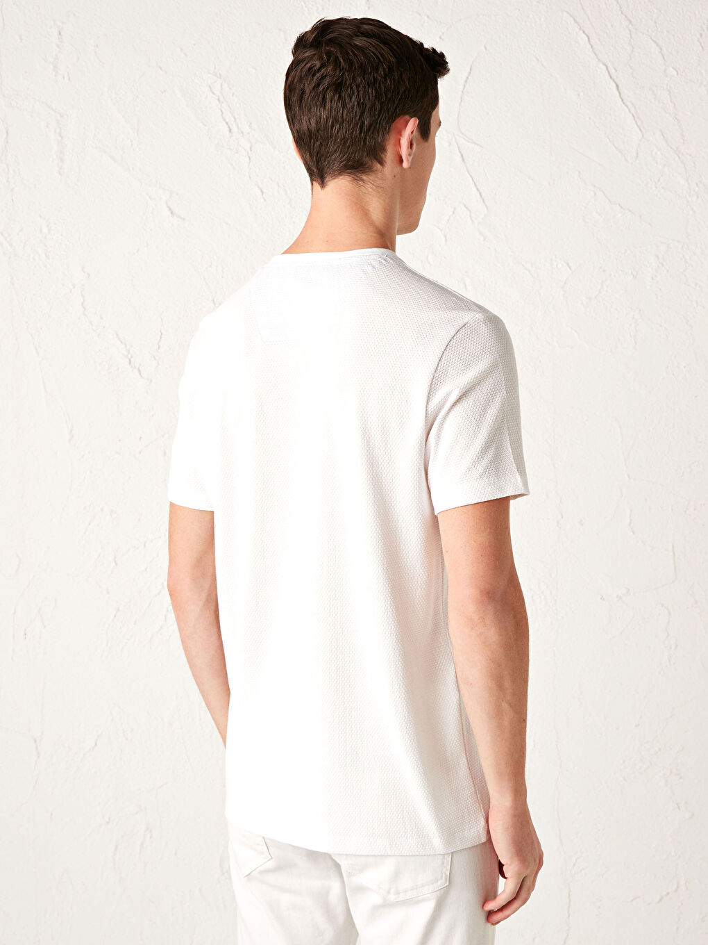 Beyaz Bisiklet Yaka Basic Kısa Kollu Tişört-3