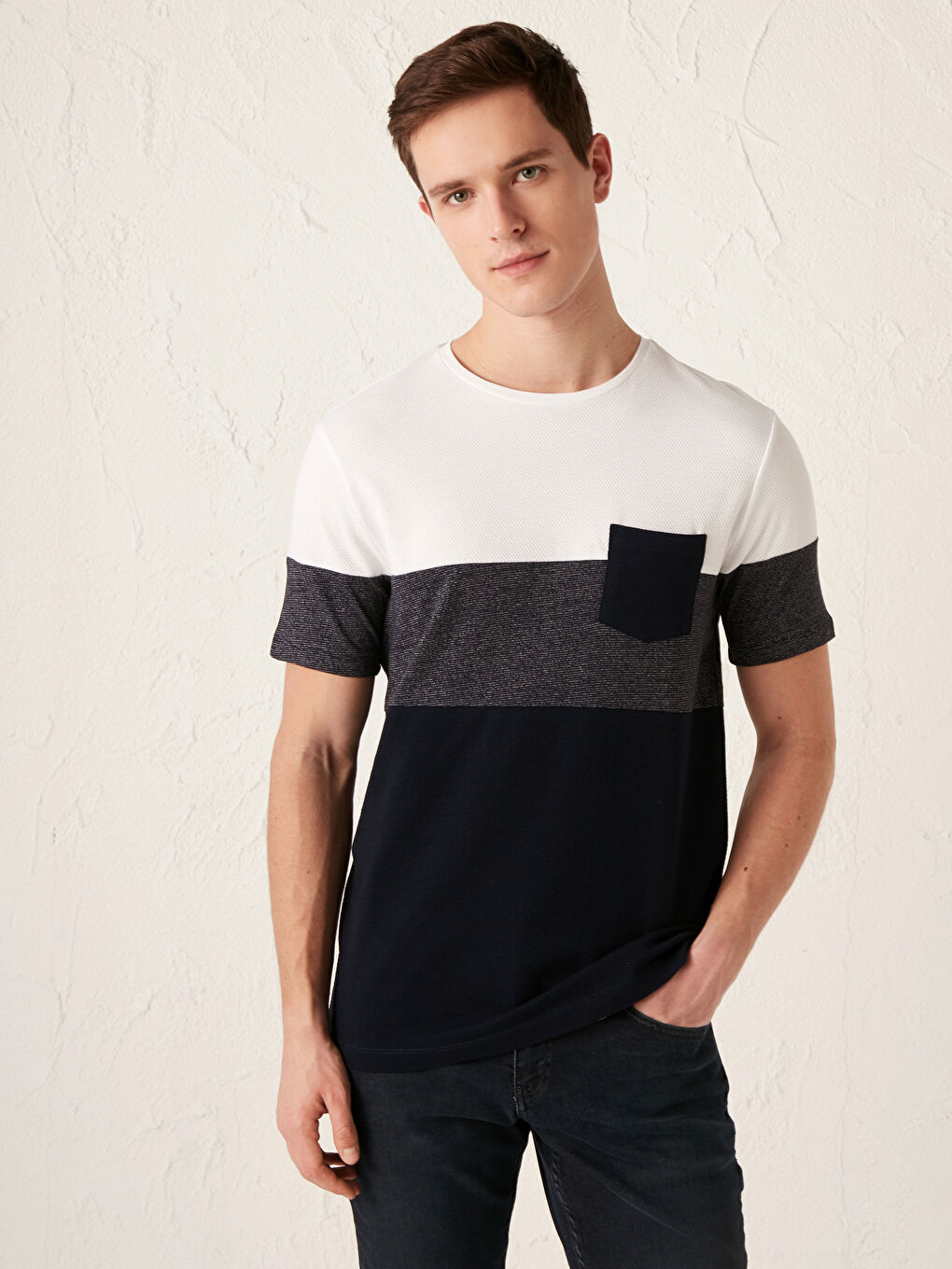 Футболка для чоловіків з коротким рукавом, круглим вирізом горловини, колор-блок, джерсі