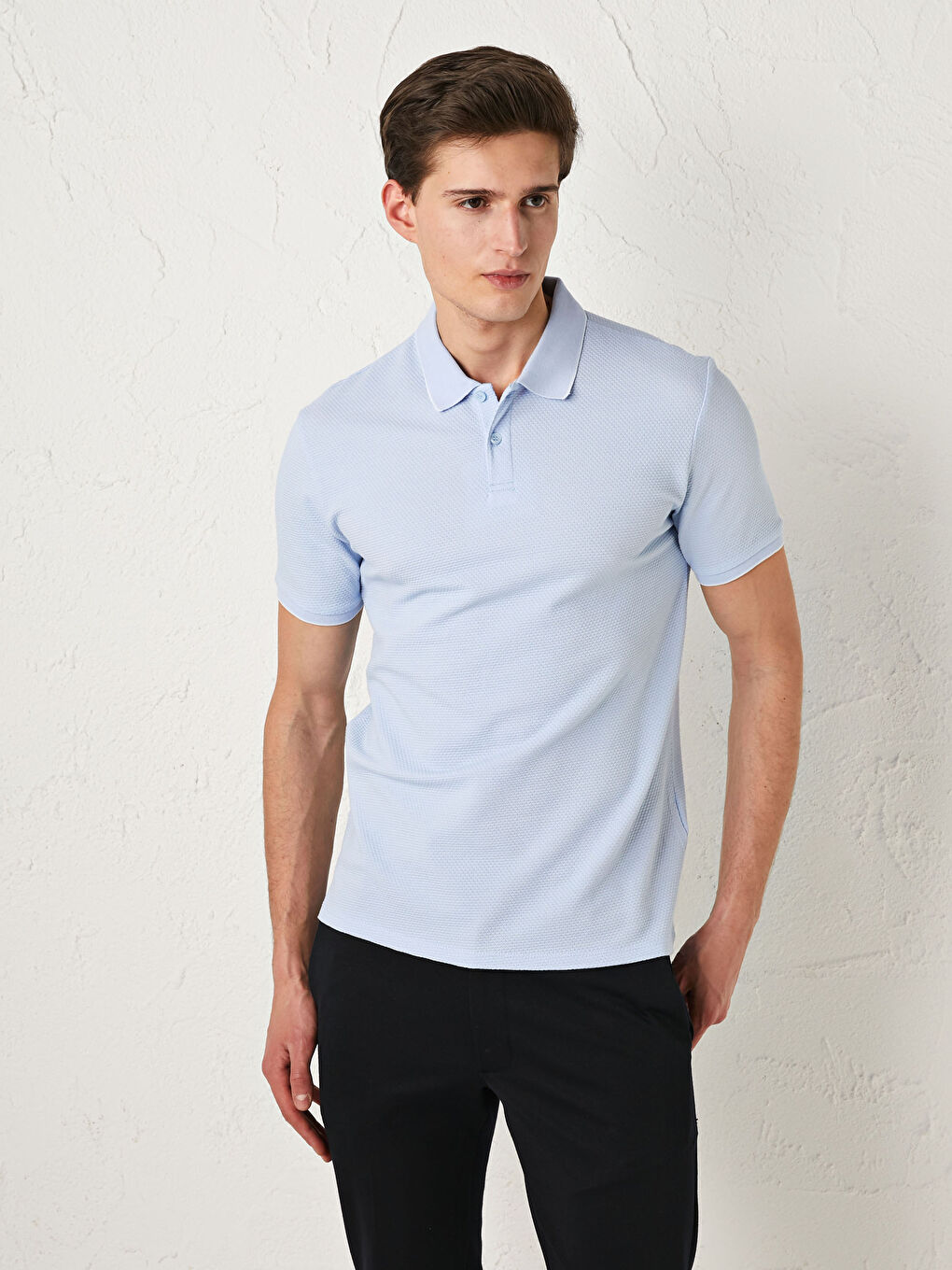 Чоловіча футболка з коротким рукавом та коміром-поло
