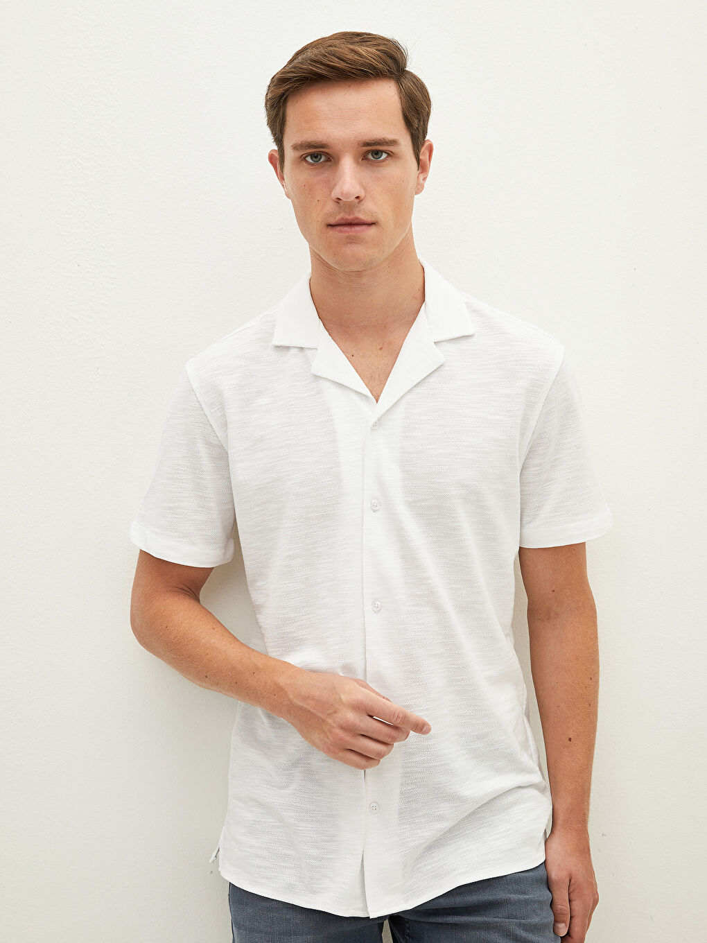 Beyaz Slim Fit Resort Yaka Kısa Kollu Erkek Gömlek-1