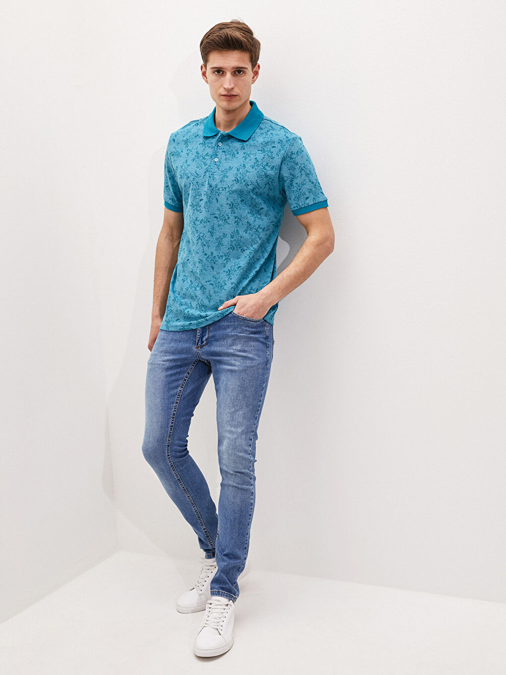 Turkuaz Polo Yaka Kısa Kollu Desenli Erkek Tişört-1
