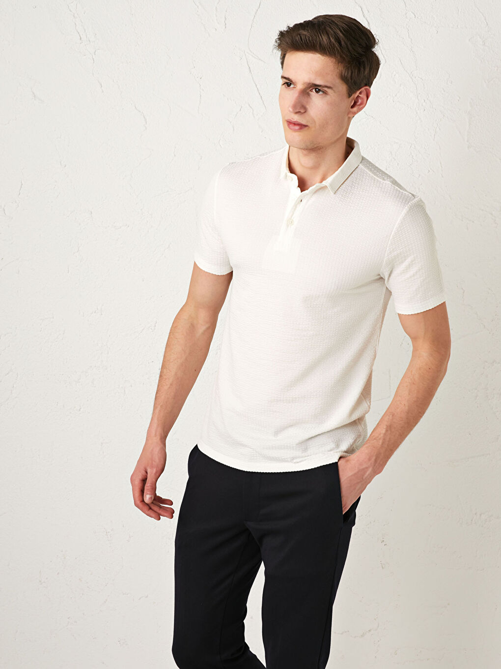 Beyaz Polo Yaka Kısa Kollu Erkek Tişört-2