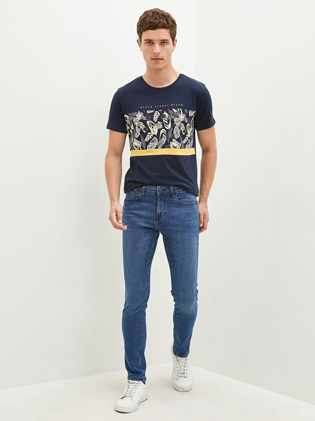 Lacivert Bisiklet Yaka Kısa Kollu Baskılı Penye Erkek Tişört-3