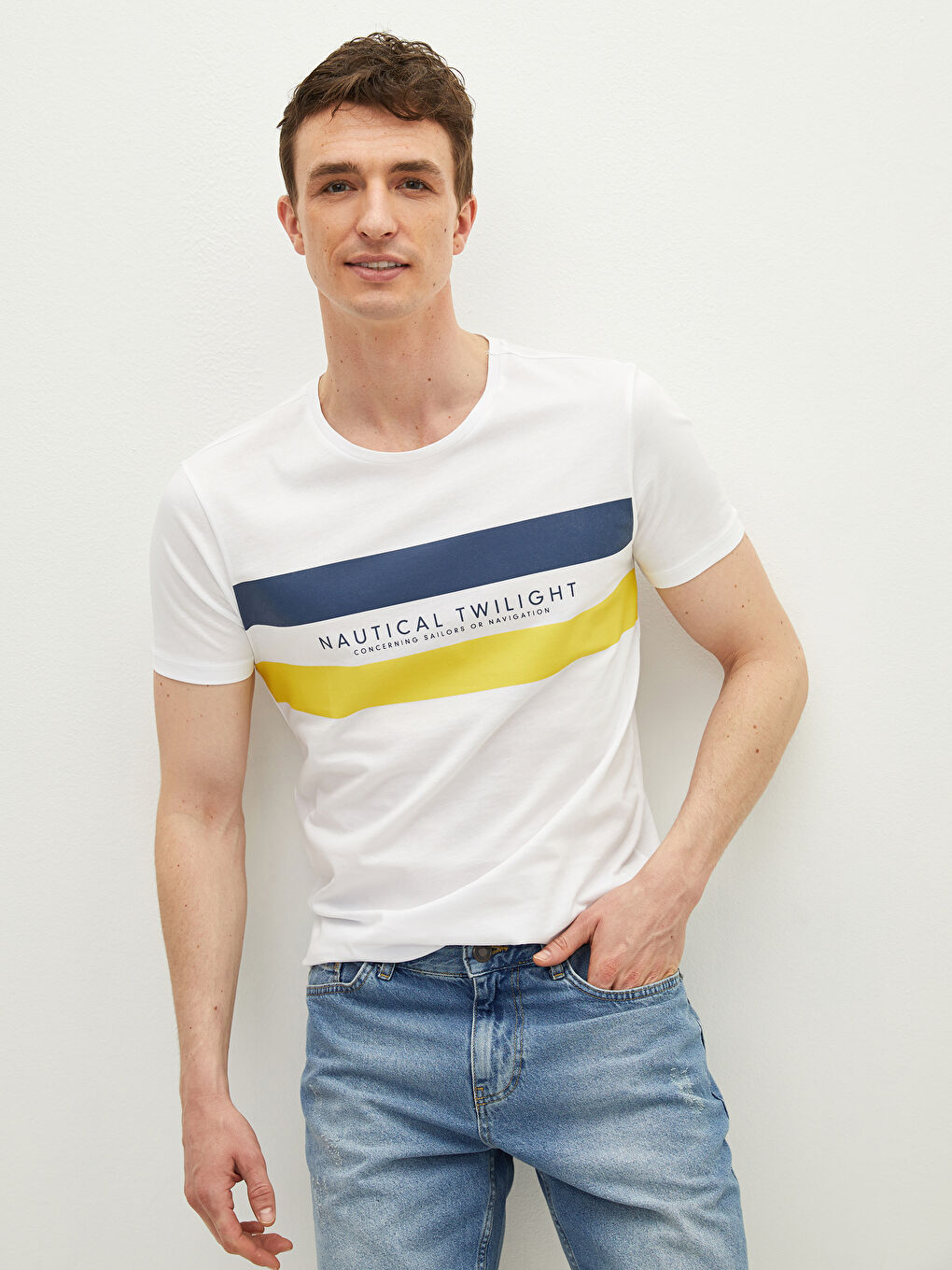 Beyaz Bisiklet Yaka Kısa Kollu Renk Bloklu Penye Erkek Tişört-1