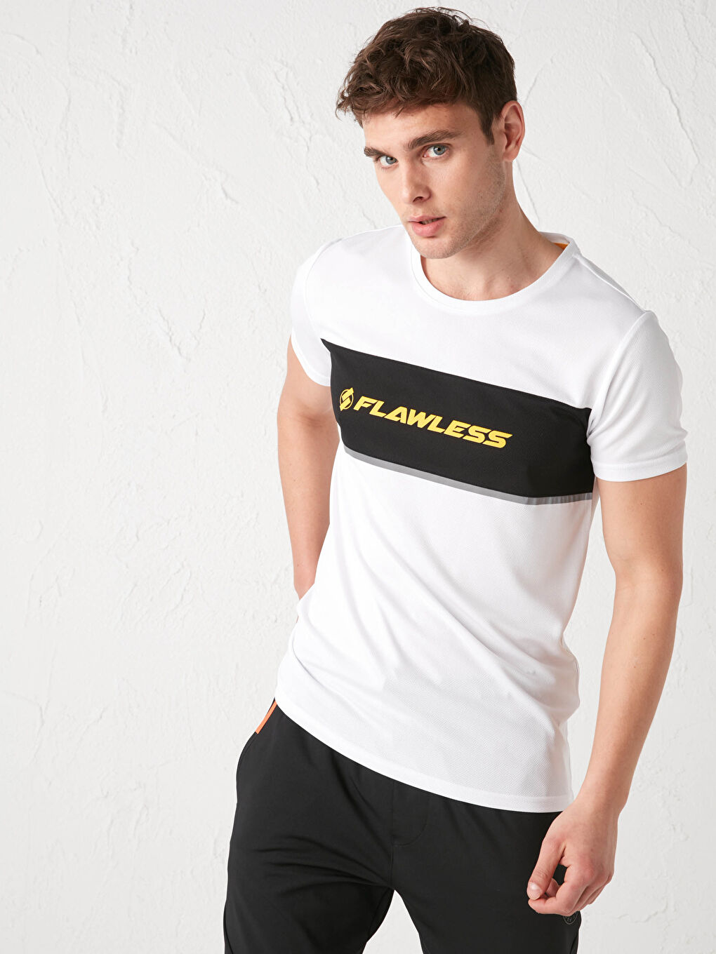 Beyaz Bisiklet Yaka Kısa Kollu Baskılı Erkek Aktif Spor Tişört